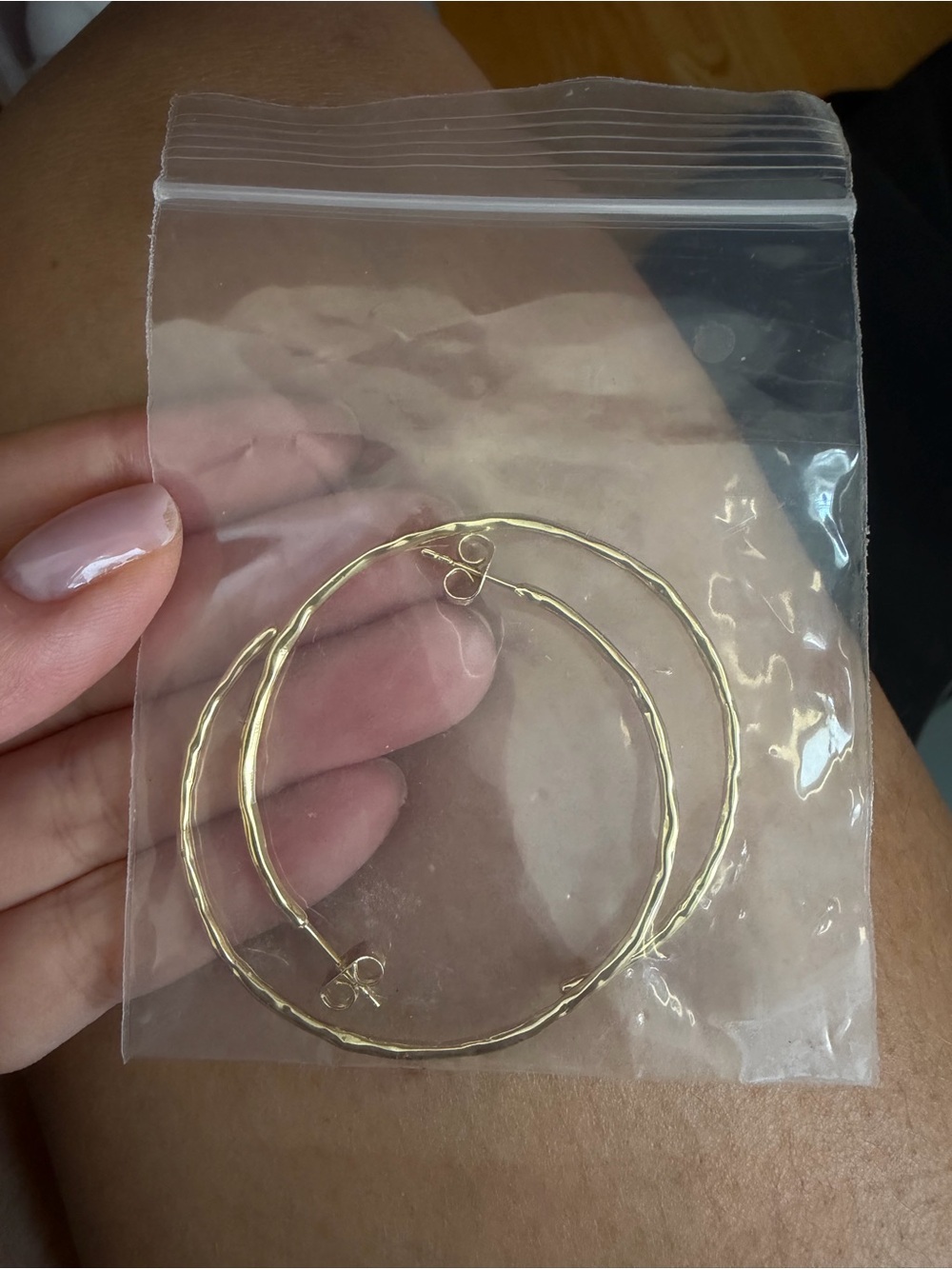 BRAND NEW Gorjana Tanner Hoops - Picture 2 of 2